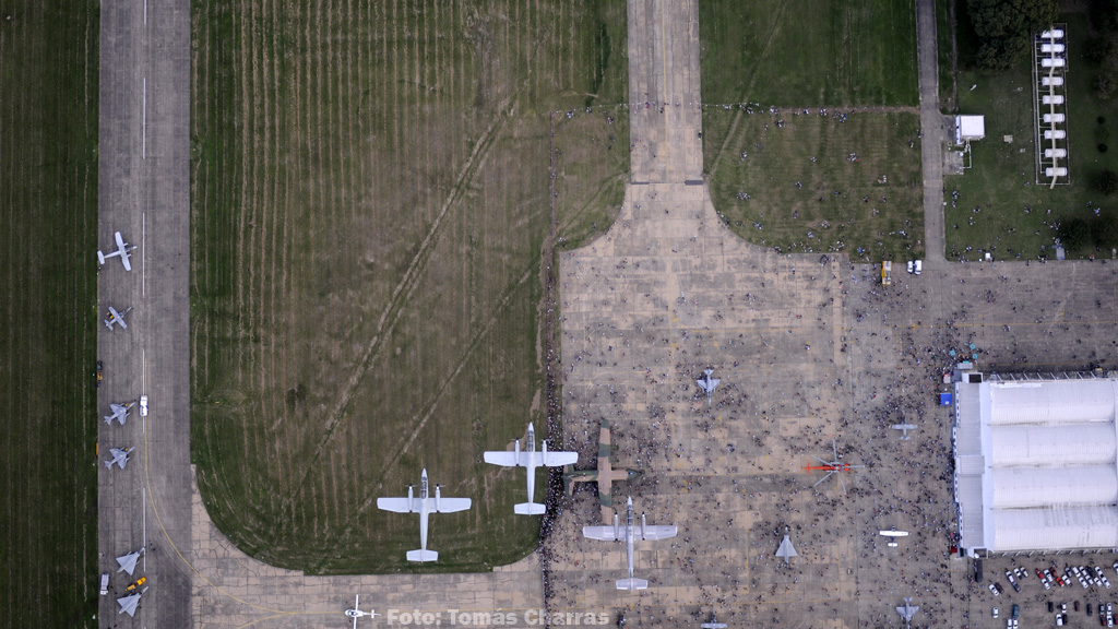 22 de Abril de 2012 - Jornadas de Puertas abiertas en la III Brigada Aérea de Reconquista (FAA) VERTICAL+JORNADA+3000+AEROCLUB2012-04-22+174115C01