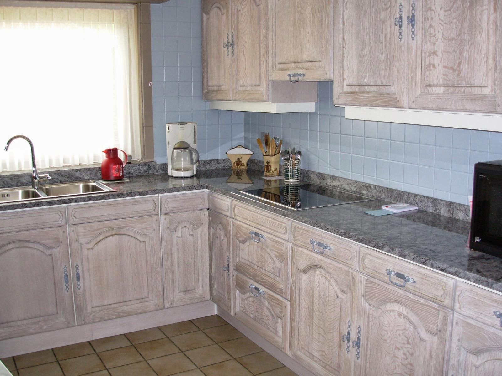 Wij renoveren ook uw eiken keuken !