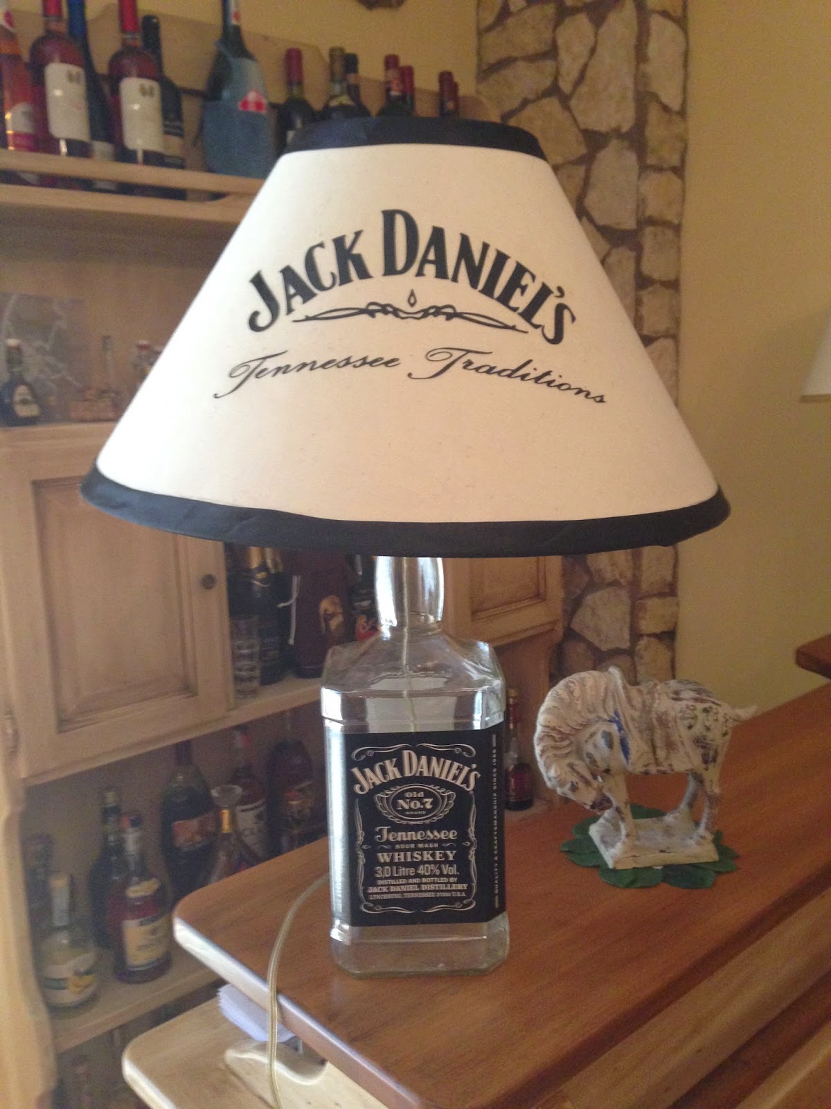 Riciclo creativo con lampadine: riciclo creativo: <br/>vasetto di ... Lampade Uncinetto decorazione