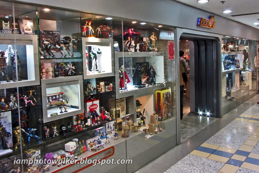Toy Shopping in Hong Kong CTMA Center I am Photowalker