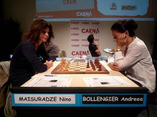 Echecs au Féminin : Nino Maisuradze (2329) 1-0 Andreea Bollengier (2207) © FFE Echecs au Féminin : Nino Maisuradze (2329) 1-0 Andreea Bollengier (2207) © FFE
