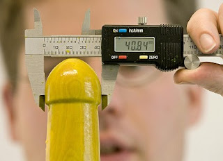Pornografia online com pequenos pênis