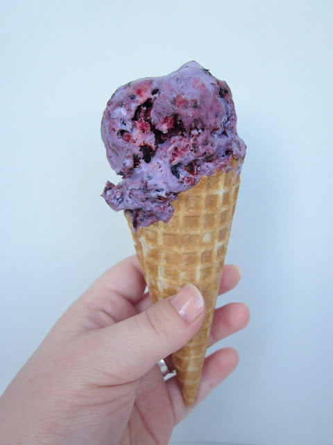 Mustikkajäätelö – Blueberry Ice Cream