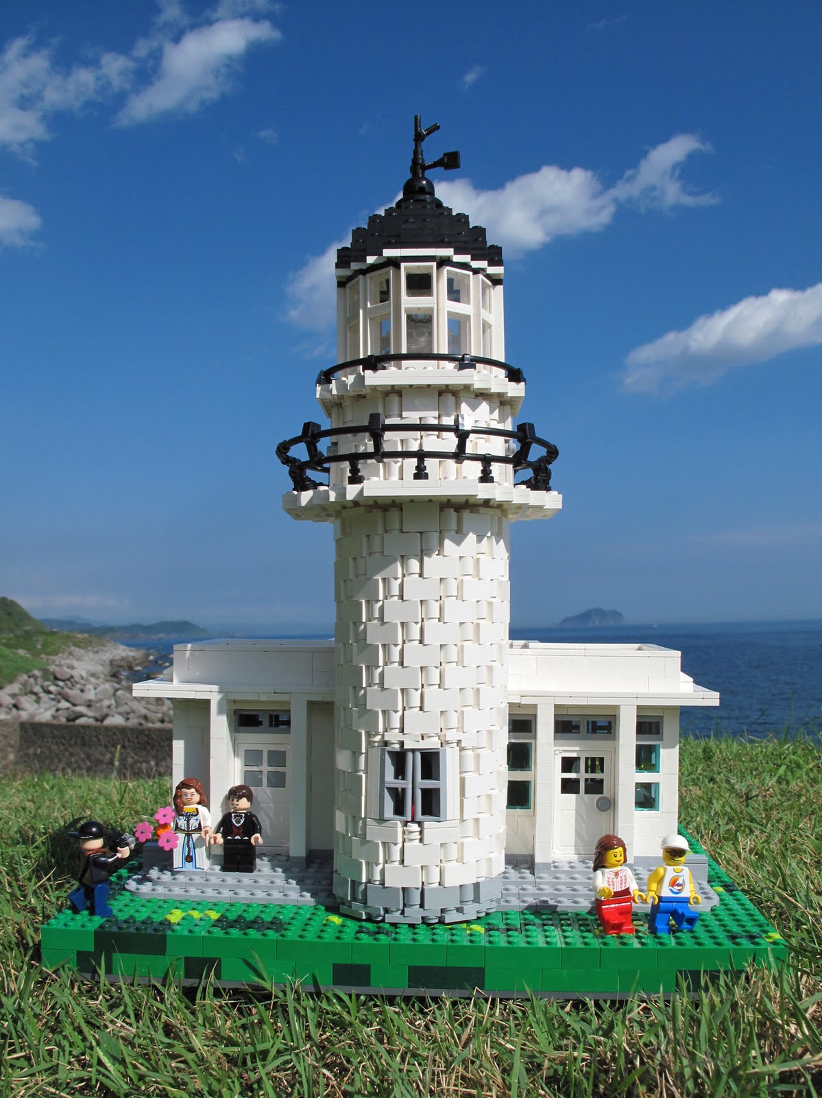 LEGO lighthouse. Lego worlds, Lego challenge, Lego design