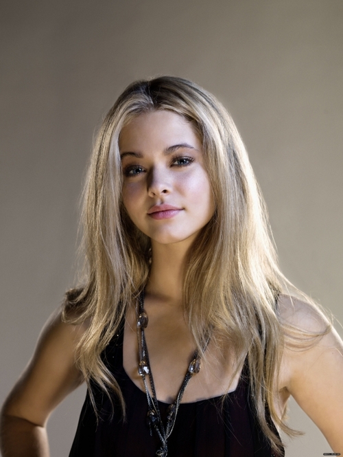 HOT or NOT: Sasha Pieterse ★ Photo Gallery