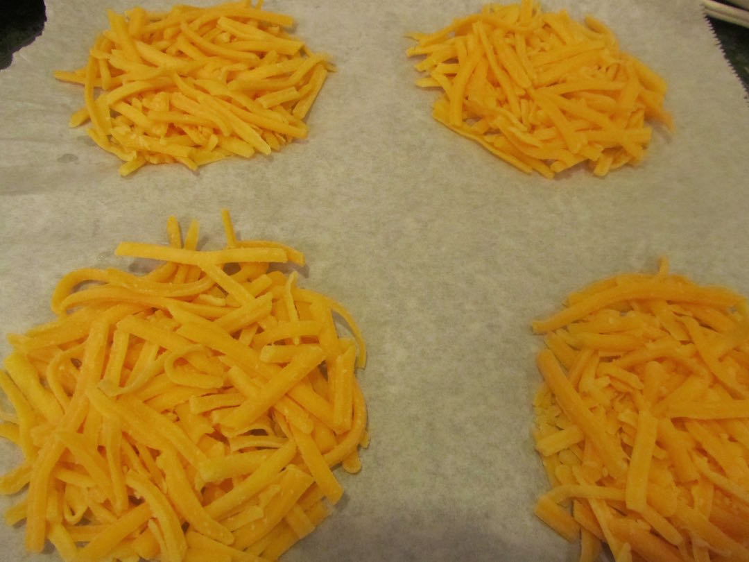 creative savv Turning shredded cheese into "slices" for topping