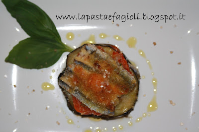 parmigiana di melanzane con alici e sale affumicato di trapani
