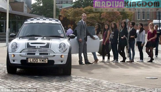 Foto: Mobil Mini Cooper Limousine Terpanjang di Dunia Foto: Mobil Mini Cooper Limousine Terpanjang di Dunia