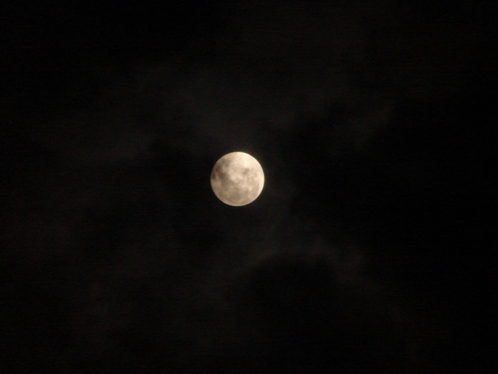 29-30-Noviembre-2012-La LUNA llena alineada  con Ovni-ZAROS-145-sec UFO.