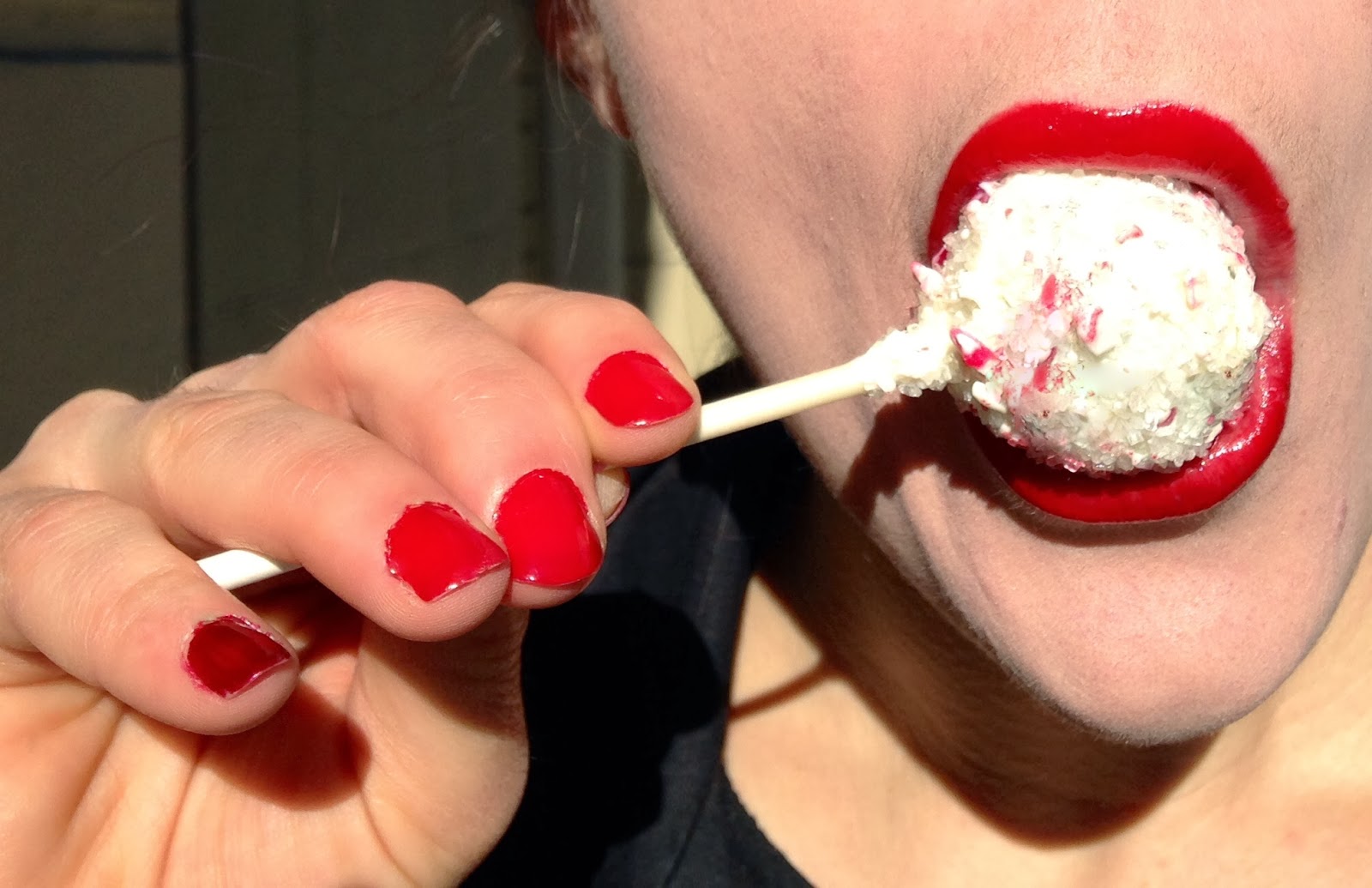 Sweet Sound Bites Peppermint Brownie CakePop from Starbucks