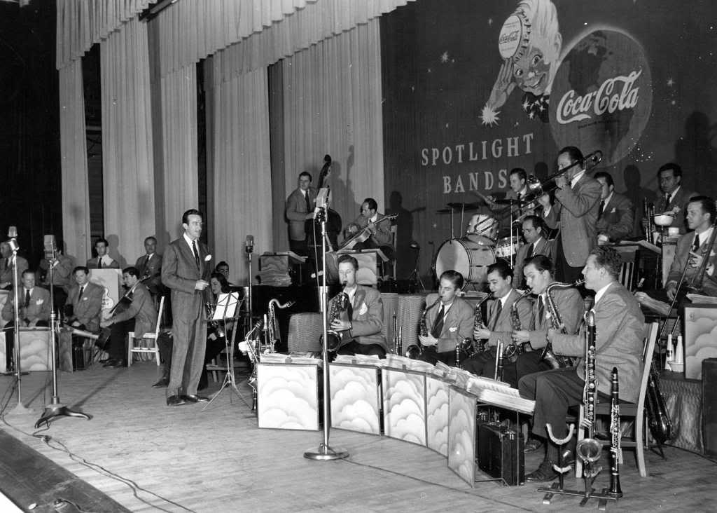 Harry James And His Orchestra - The Brave Bulls - Moanin' Low Harry James And His Orchestra - The Brave Bulls - Moanin' Low