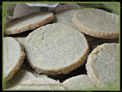 Biscotti al tè matcha