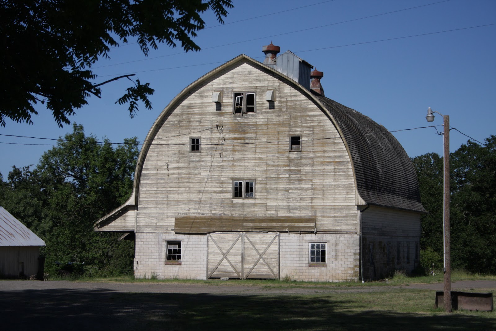 Tom and Donna Fulltimer RV Blog Barns, barns, barns...just plain and
