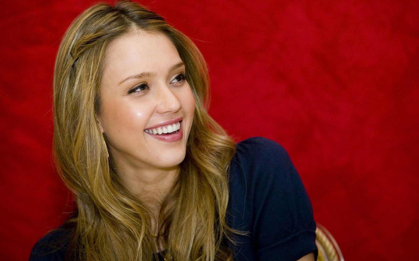 http://4.bp.blogspot.com/-qBBcCzZKTxA/TfXPx3XdFXI/AAAAAAAADCg/DJN6pywXH64/s1600/Jessica%2BAlba%2B(1)-742692.jpg