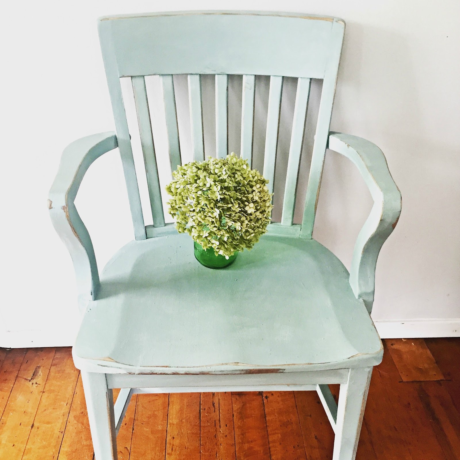 D.D.'s Cottage and Design Transforming a vintage chair for my desk