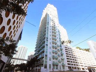 Apartamento no Edifício Brickell on the River em Miami $454,000