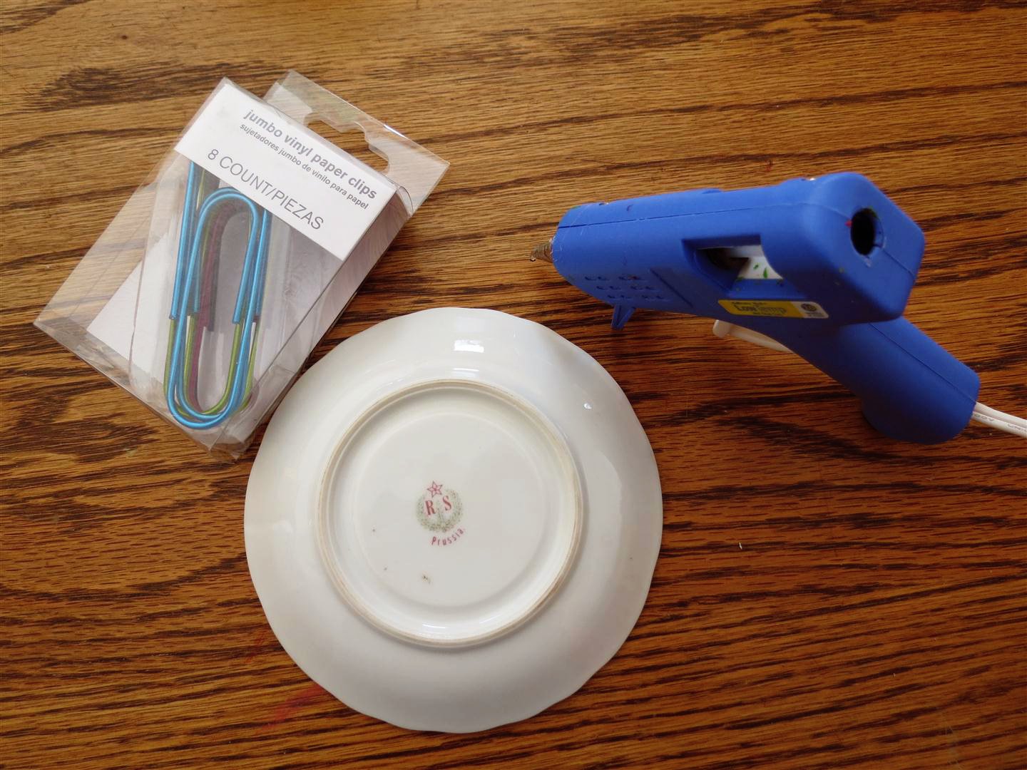 Black Spruce Hound How to Hang Plates Without Hangers