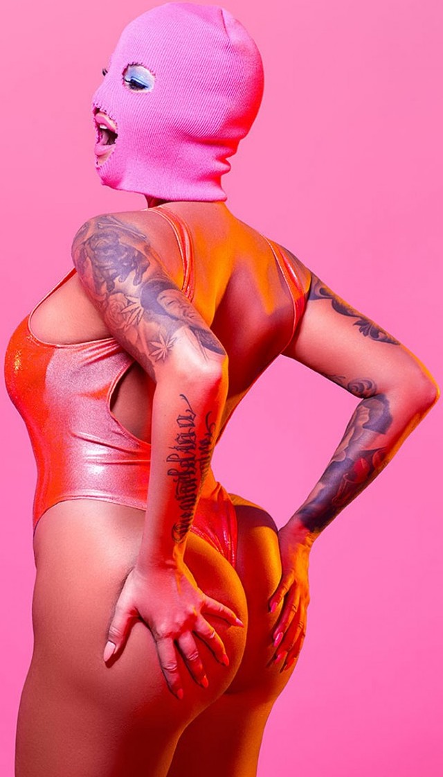 Amber Rose nos muestra el trasero Amber Rose nos muestra el trasero