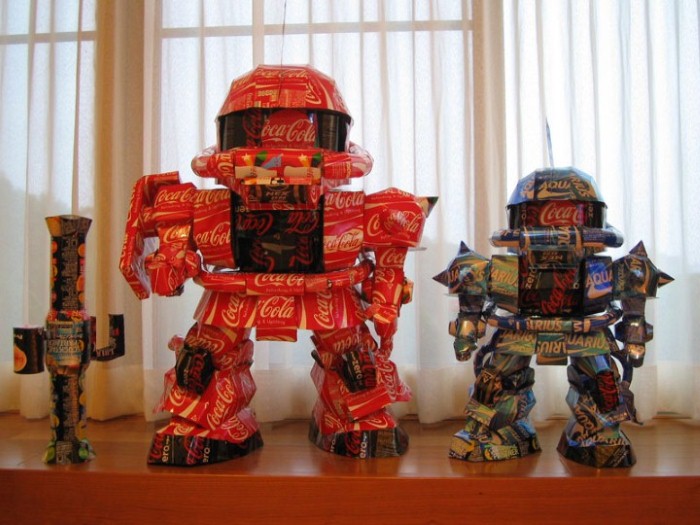 http://4.bp.blogspot.com/-qDp7M0wWtws/UOAn5riLtZI/AAAAAAAADHQ/6FXE5RVExYU/s1600/robots-made-from-aluminum-cans-japanese-artist-makaon.jpg