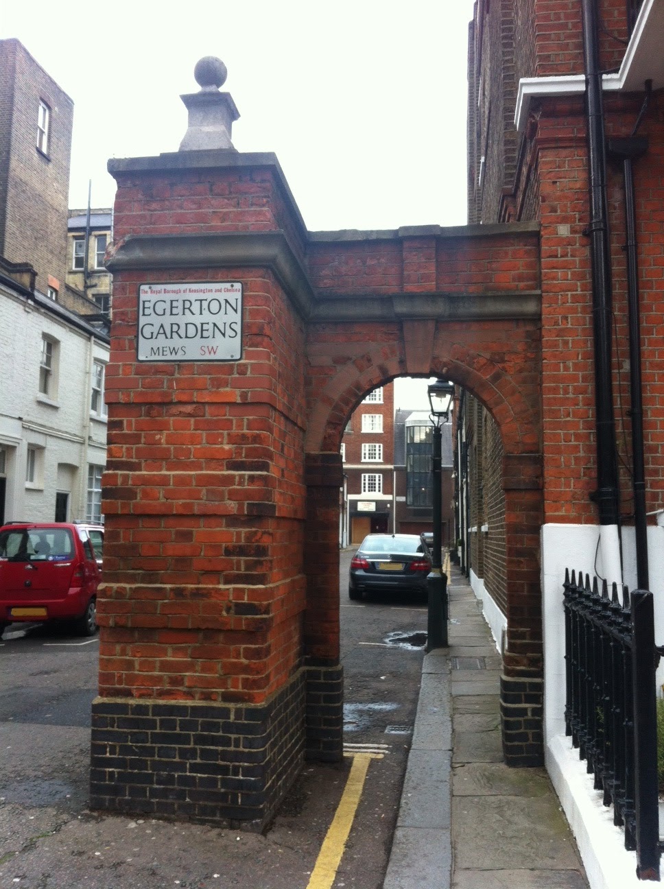 Urban Wandering Paddington to Sloane Square In Search of Space