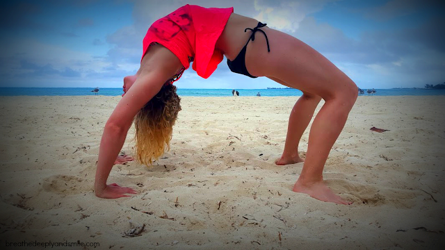 yoga-beach-bahamas-bridge-pose