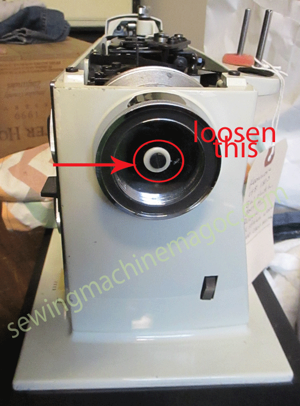 My Sewing Machine Obsession Kenmore 4040 Belts Adorable Remove Handwheel Singer Sewing Machine My Sewing Machine Obsession Kenmore 4040 Belts Adorable Remove Handwheel Singer Sewing Machine