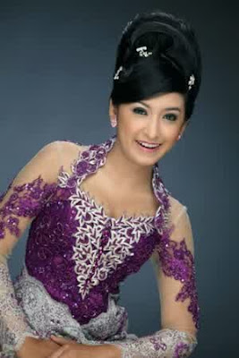 Tips Memilih Kebaya Sesuai Bentuk Tubuh