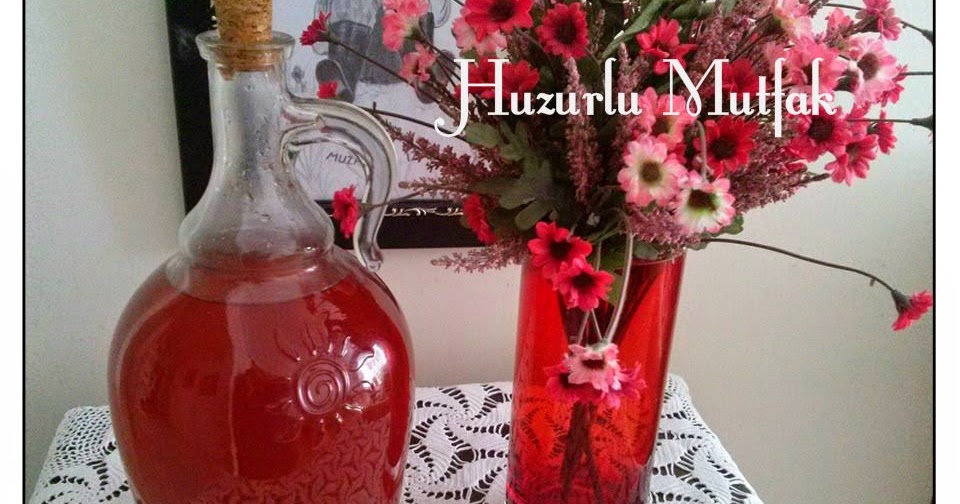 Huzurlu Mutfak TARÇINLI KARANFİLLİ ÇİLEK ŞERBETİ