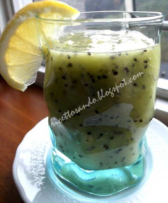 Frullato di kiwi Frullato di kiwi ricetta bevanda energetica di frutta
