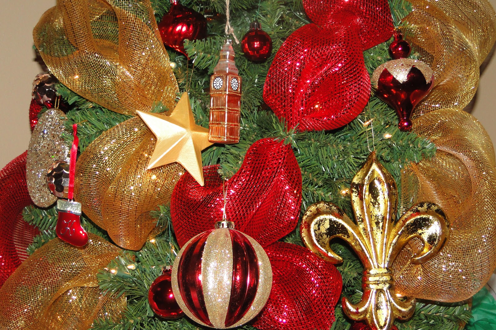 Discount Mommy: Christmas Garland and Wreath for under $20