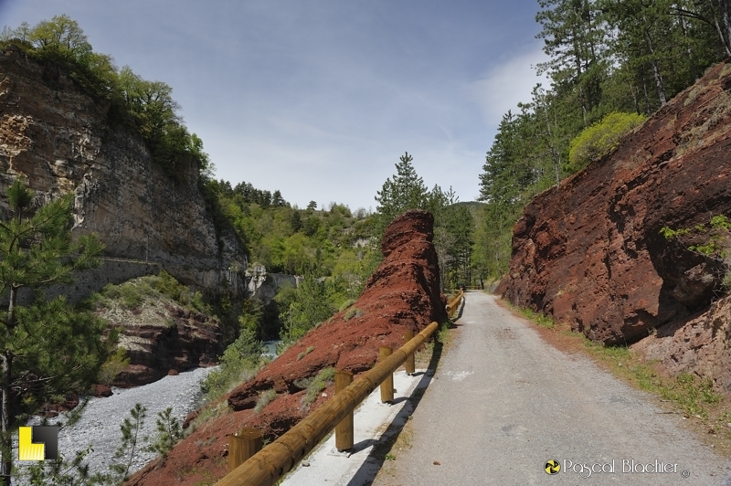 route du camping de guillaumes photo pascal blachier