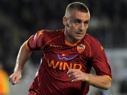 "El Real Madrid podría ir por De Rossi" "El Real Madrid podría ir por De Rossi"