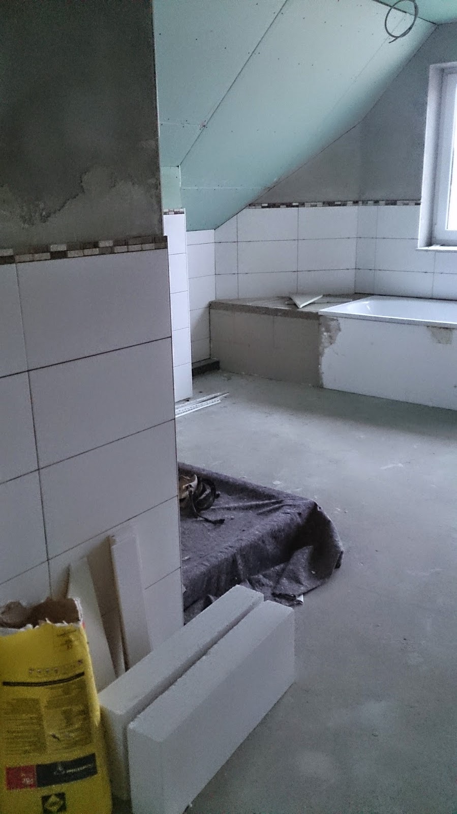 Sabrina's & Bastian's (Prima)Haus: Infos - Fliesen, Garage und Tag der