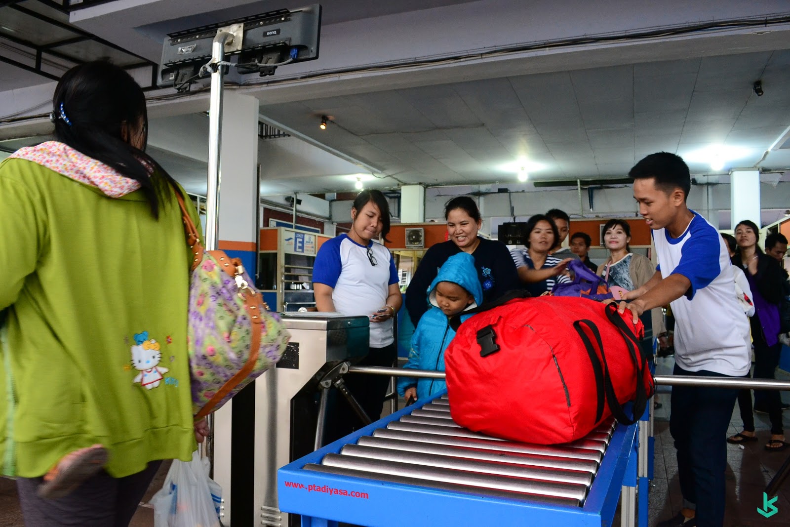 Suasana Mudik Lebaran di Pelabuhan Merak Banten Suasana Mudik Lebaran di Pelabuhan Merak Banten