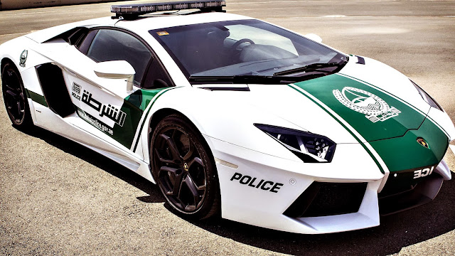 Dubaï Police Cars