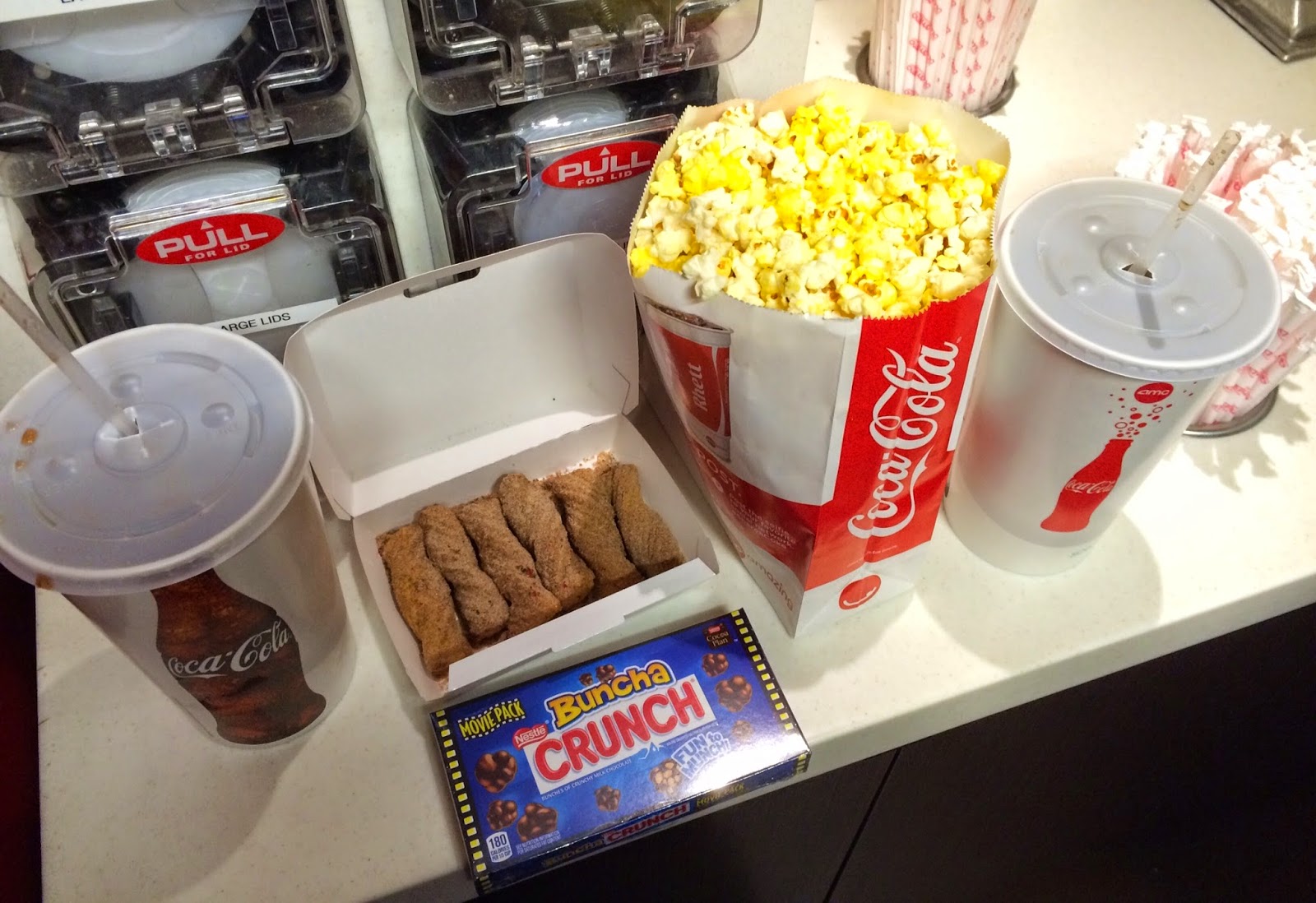 Festive Churro Snack Pack From AMC Theatres / AMCシアターズのフェスティブ チュロ スナック