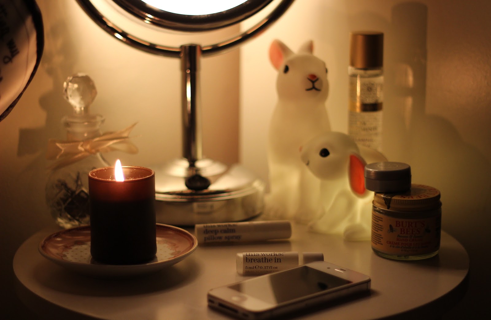 BELLES BOUTIQUE UK BEAUTY & MUMMY BLOG What's On My Bedside Table