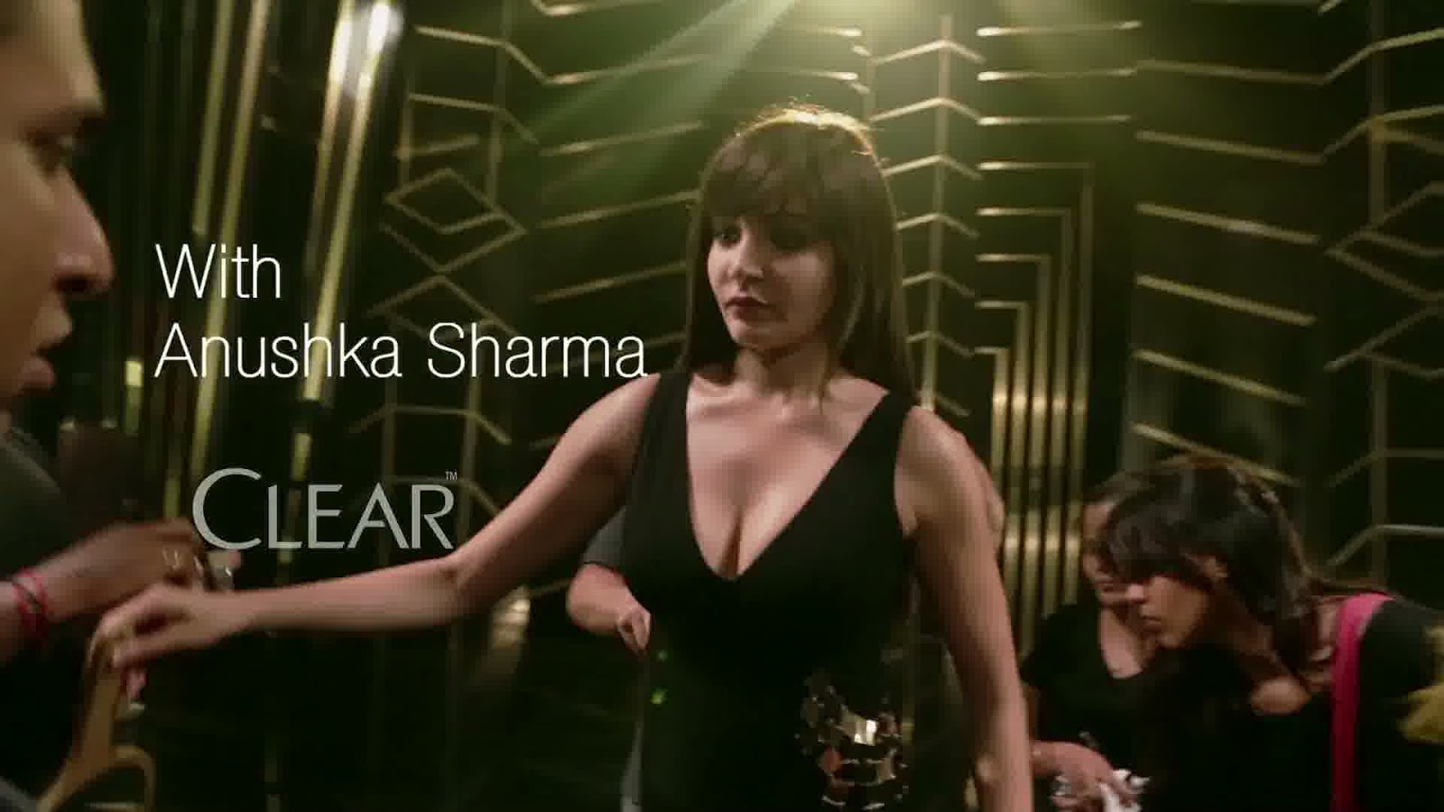 Bolly Actress Anushka Sharma Latest Hot Photoshoot For ...