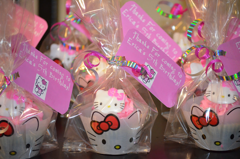 Traylor Made Treats Hello Kitty Cake & party favors