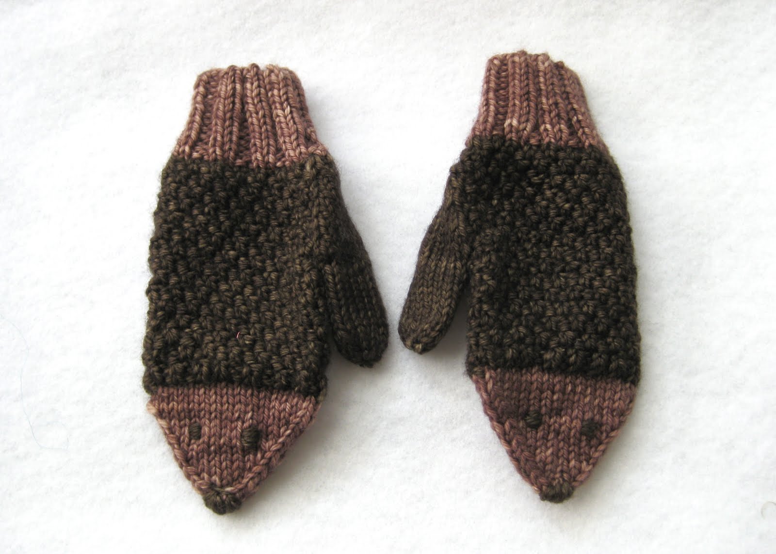 Looking Glass Knits: New Pattern: Poky Hedgehog Mittens!