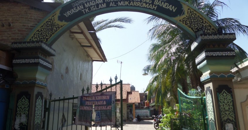 MAKAM KERAMAT KAMPUNG BANDAN SATRIA LARANGAN