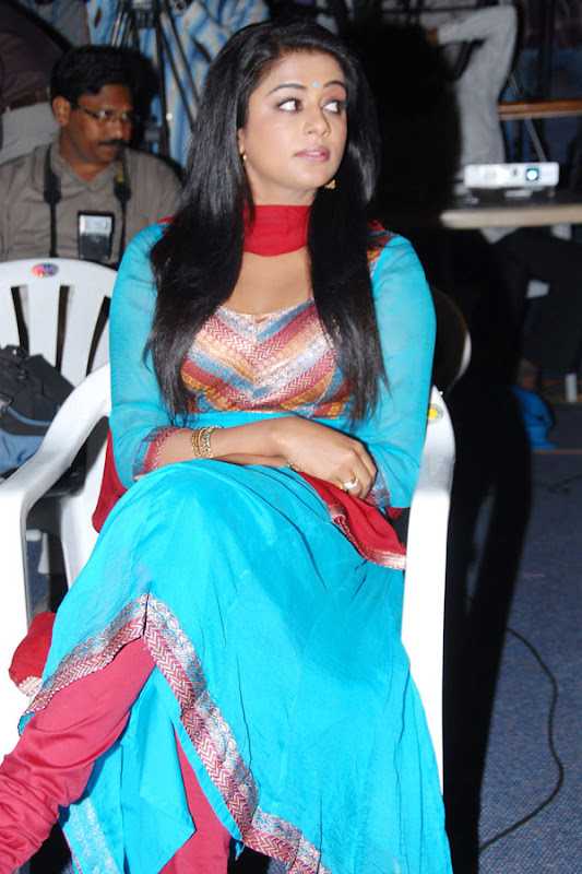 Priyamani Latest Spicy Stills Photos  Actress Priyamani Hot Photos unseen pics