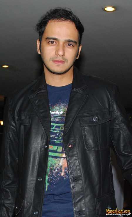ALI ZAENAL HOT PHOTO | RCTI HOST SEXY PICTURE