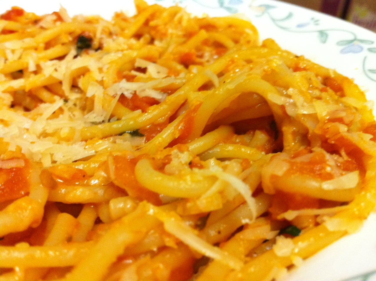 Chitchatcrossroads Pasta w/Garlic,Basil and Tomatoesyum yum yummy!!!!!!!!!!!!!