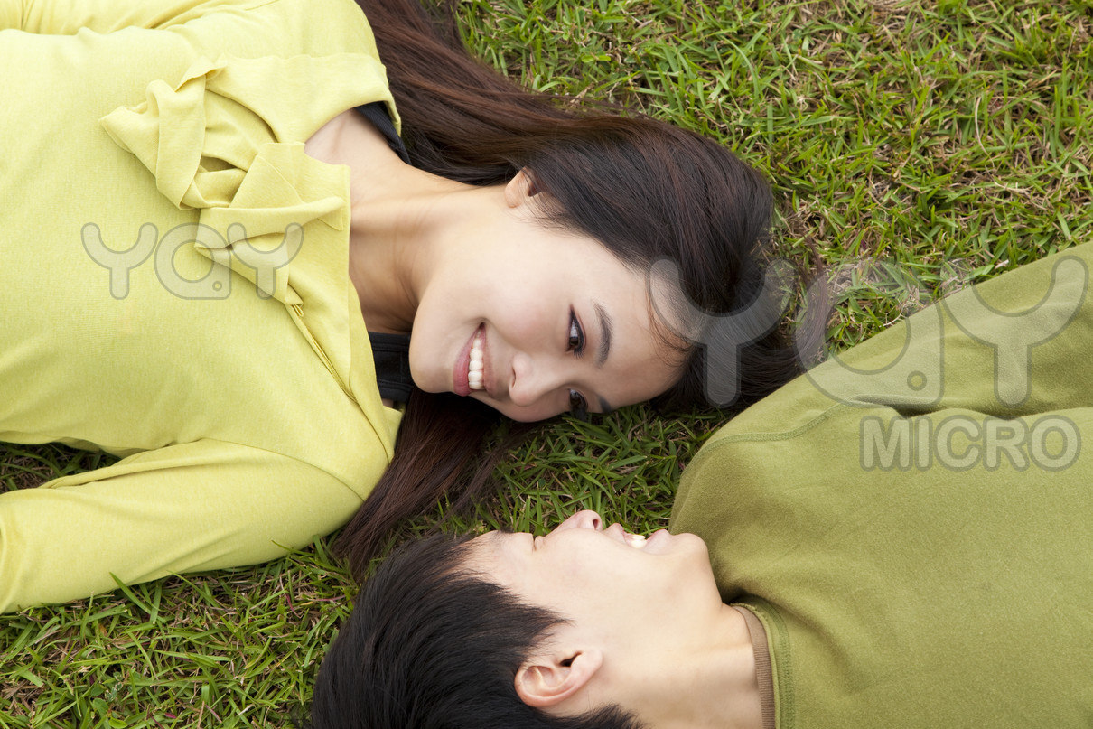 http://4.bp.blogspot.com/-qRTmJCcKsIQ/UDxtnvbgE5I/AAAAAAAAL90/r2m6mW_L8H0/s1600/cute_romantic_couples_in_love_wallpapers%20(7).jpg