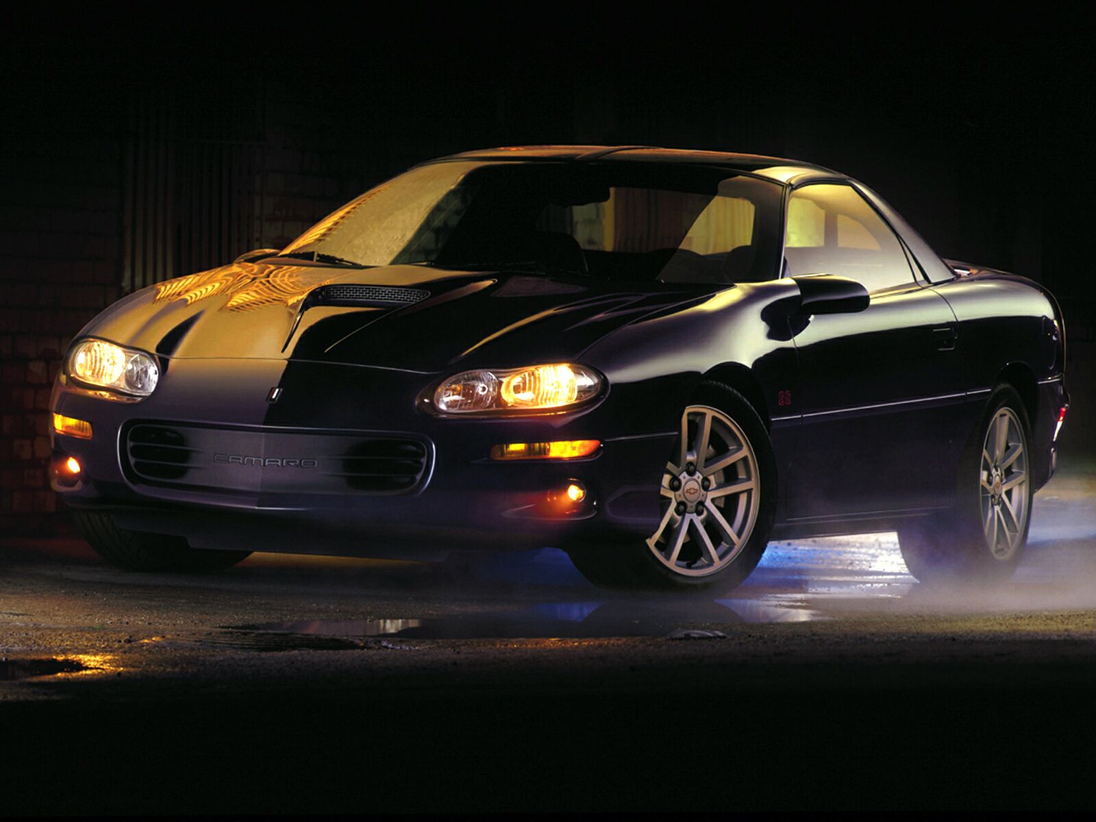 http://4.bp.blogspot.com/-qRbInit5DKo/T3S9SkBDXKI/AAAAAAAAAqg/MA31QyOObFY/s1600/Chevrolet_Camaro%252C_2001.jpg