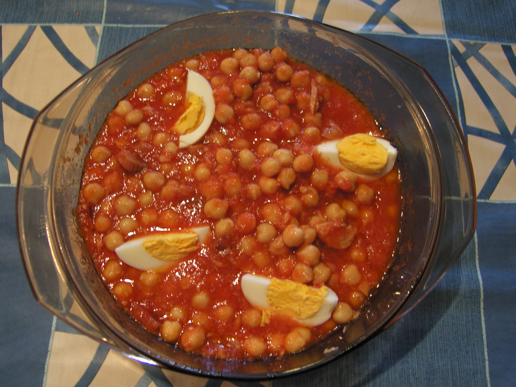 CAN JOAN I SARA GARBANZOS GUISADOS