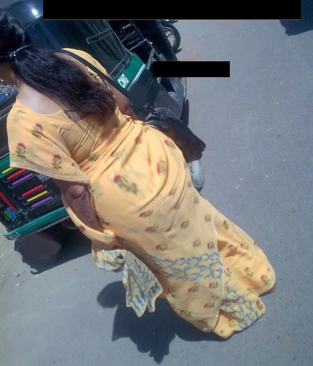 Desi Homely Real Life Aunties Wet Stills in Amusment Parks,Beaches and Rivers Taking Public Bath.