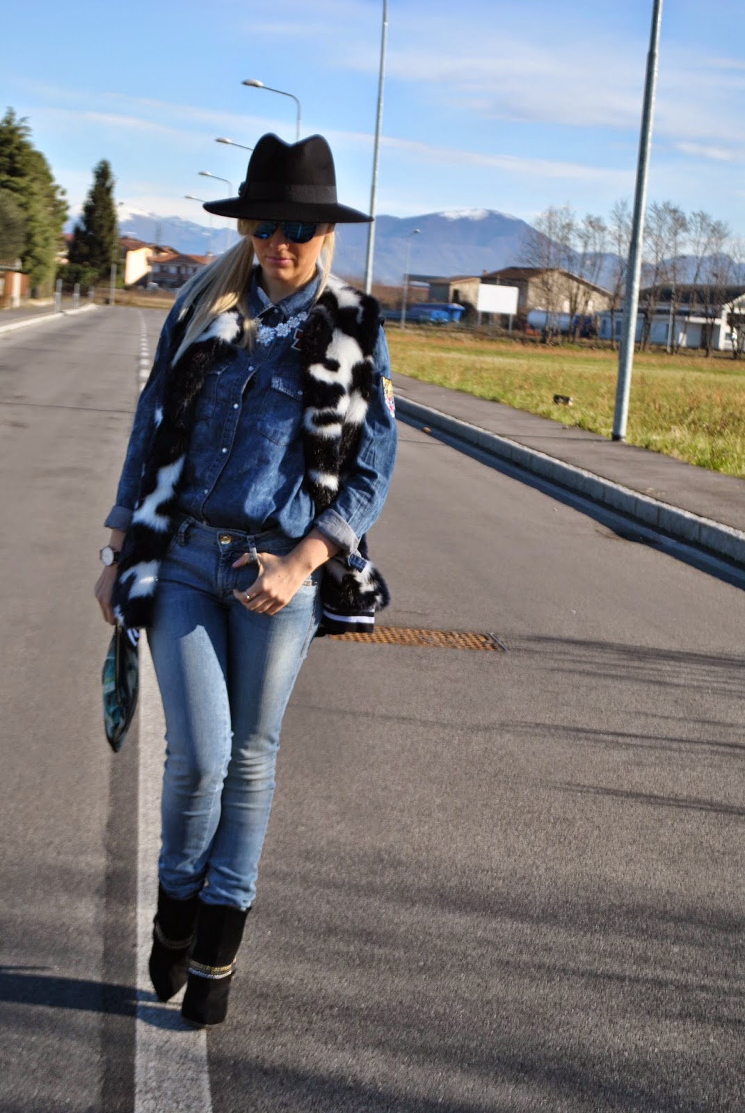 outfit invernali outfit gennaio fashion blogger italiane mariafelicia magno colorblock by felym mariafelicia magno fashion blogger fashion bloggers italy girls blonde girl legs