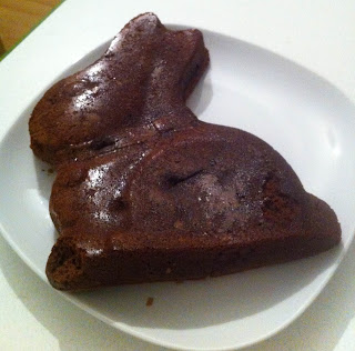 Gâteau au chocolat en forme Lapin pour Pâques